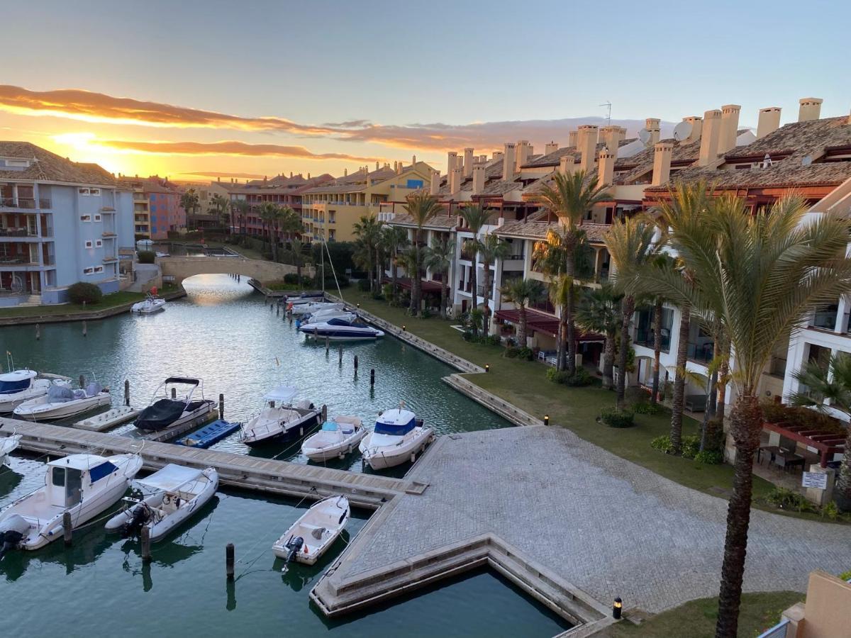 Apartamento Con Terraza Sobre La Marina De Sotogrande ซานโรเก ภายนอก รูปภาพ