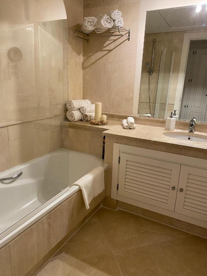 Apartamento Con Terraza Sobre La Marina De Sotogrande ซานโรเก ภายนอก รูปภาพ