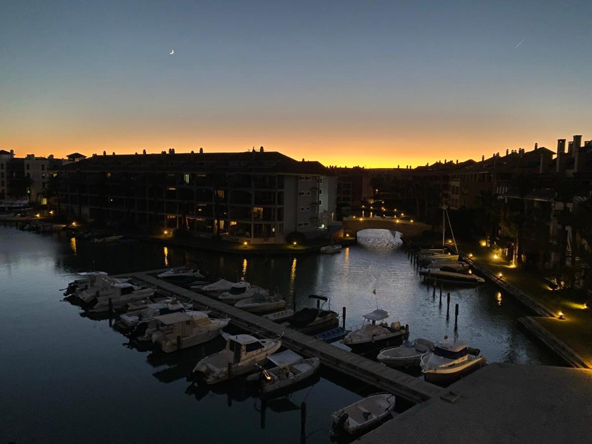 Apartamento Con Terraza Sobre La Marina De Sotogrande ซานโรเก ภายนอก รูปภาพ