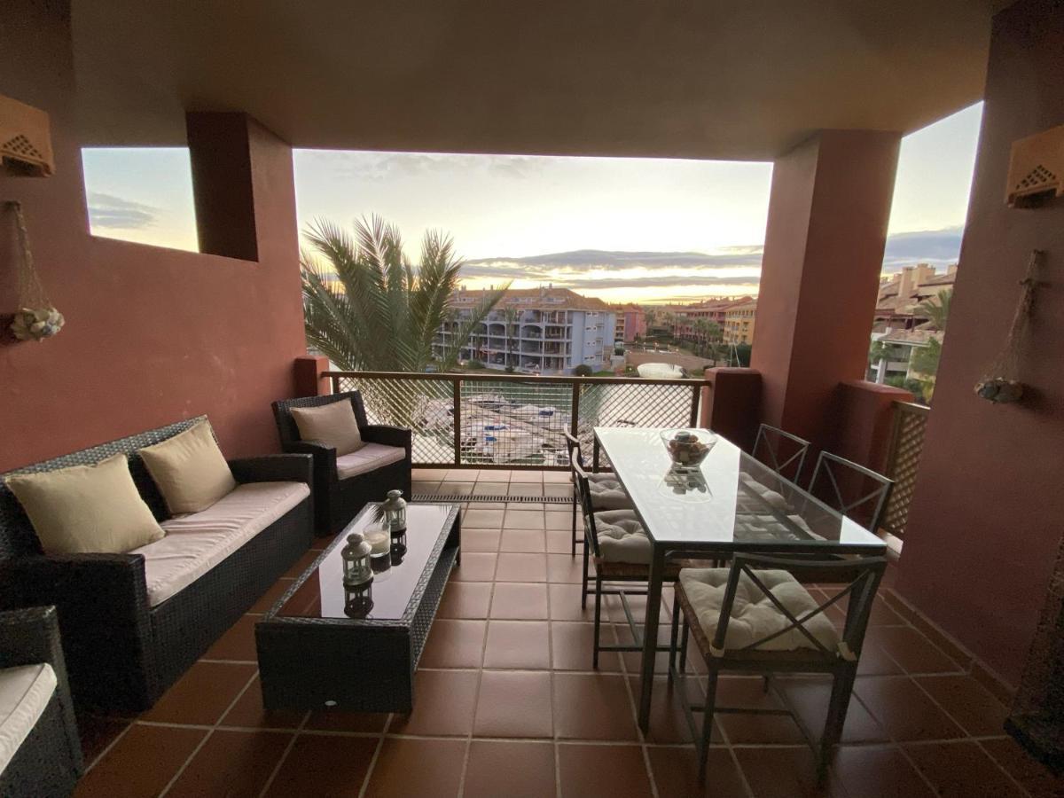 Apartamento Con Terraza Sobre La Marina De Sotogrande ซานโรเก ภายนอก รูปภาพ